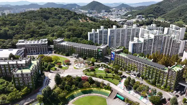 Horizontal video: Aerial view of modern cityscape with parks 28803191. Duration: 15 seconds. Resolution: 1920x1080