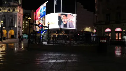 Horizontal video: Electronic billboards showing commercial advertisement at night 3092849. Duration: 12 seconds. Resolution: 3840x2160