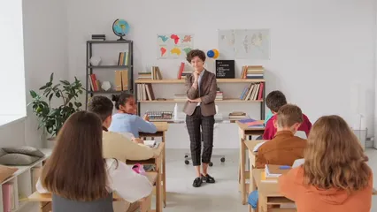 Horizontal video: Female teacher giving her lecture in classroom 5200343. Duration: 12 seconds. Resolution: 3840x2160