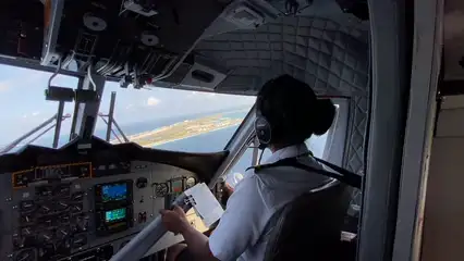 Horizontal video: Pilot in cockpit during flight 10801914. Duration: 96 seconds. Resolution: 1920x1080